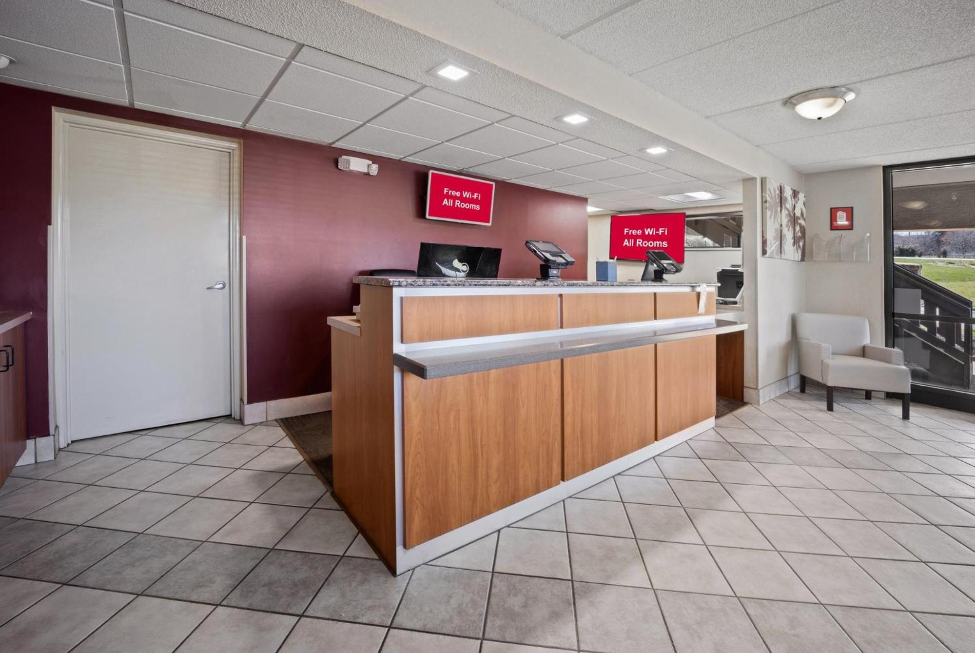 Red Roof Inn Greensboro Airport Εξωτερικό φωτογραφία